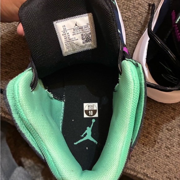 Air Jordan Black and Teal Sneakers Jumpman 2020 - Picture 2 of 9